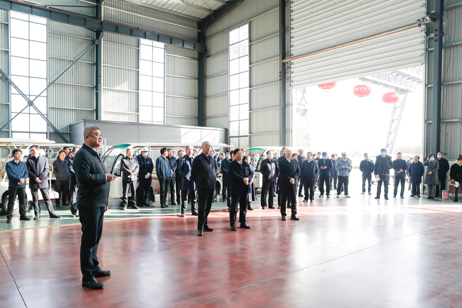 新鄉(xiāng)市長王登喜率重點項目觀摩組蒞臨公司智能產(chǎn)業(yè)園調(diào)研
